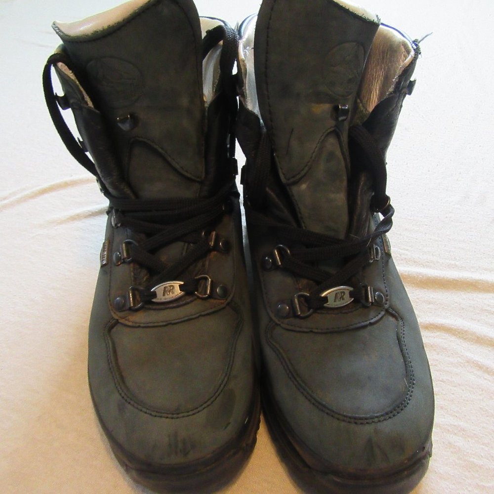 Womens Vtg Raichle Gore Tex Hiking Boots Vibram Soles Sz 7